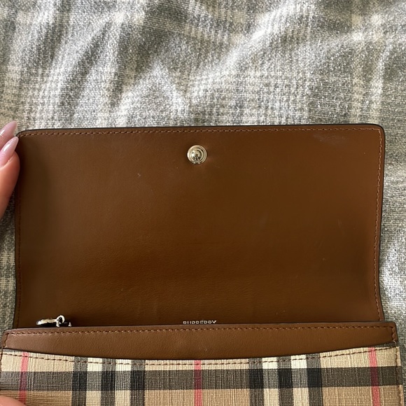 burberry 🧥 long wallet - Picture 7 of 7